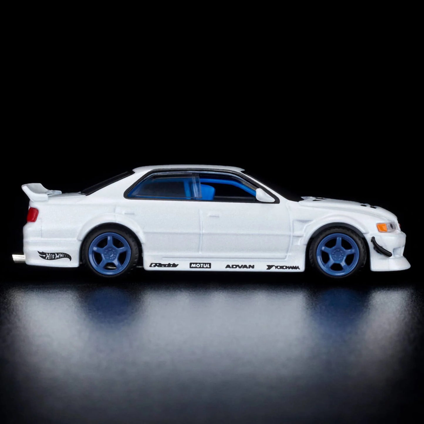 Hot Wheels Elite 64 1996 Toyota Chaser JZX100 – Pearlescent White HGW10 Die-Cast Model